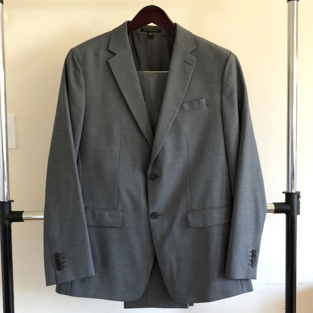 Banana Republic Gray Slim Fit Men’s Suit - Blazer 42 Regular, Slacks 32x32